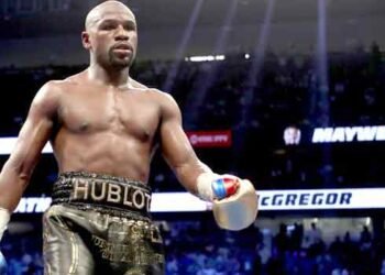 Floyd Mayweather Set for Professional Boxing Return After Tyson Exhibition