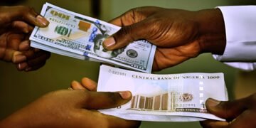 Naira Weakens as US Dollar Strengthens on Global Inflation Fears