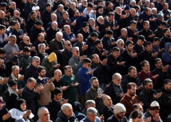 Iranians Observe Eid Prayers Amid Ongoing Middle East War