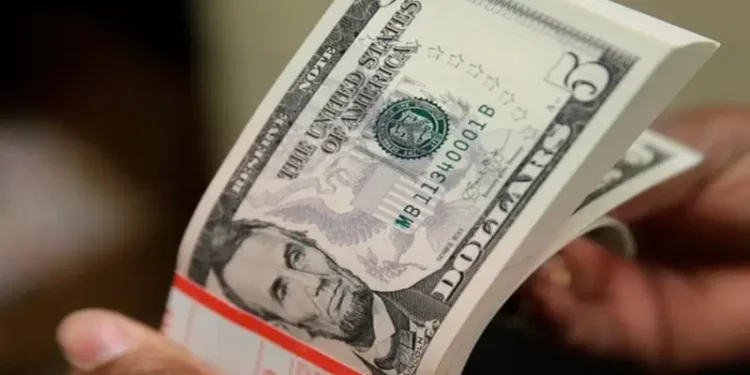 Naira Trades Steady Against Dollar Amid Ongoing Market Fluctuations