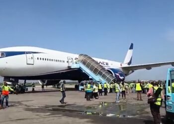 FG Receives First Batch of Nigerians Evacuated From South Africa