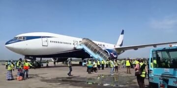 FG Receives First Batch of Nigerians Evacuated From South Africa